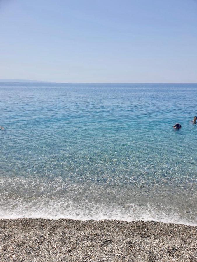 Vista Mare Su Tre Piani Con Giardino Villa Falerna Luaran gambar