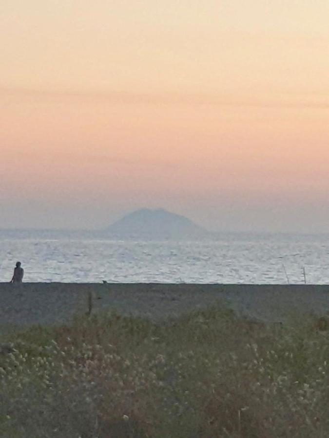 Vista Mare Su Tre Piani Con Giardino Villa Falerna Luaran gambar